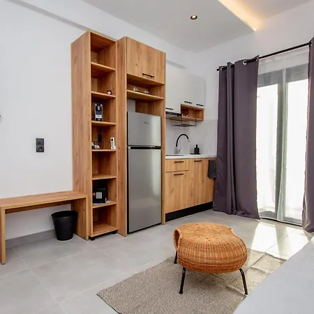 La Plaza Luxury Nea Vrasna