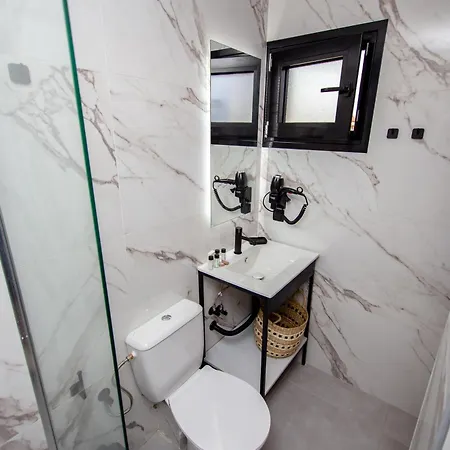 La Plaza Luxury Nea Vrasna