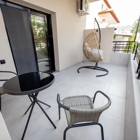 Aparthotel La Plaza Luxury Vrasná