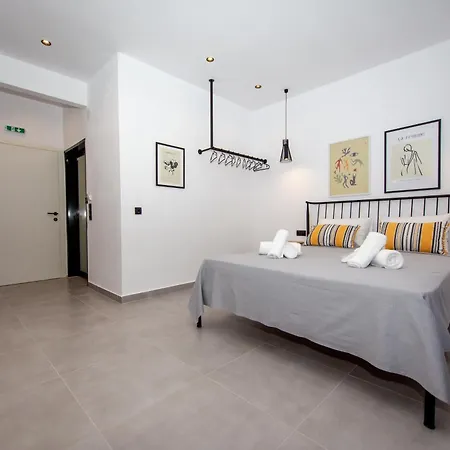 La Plaza Luxury Aparthotel Vrasná