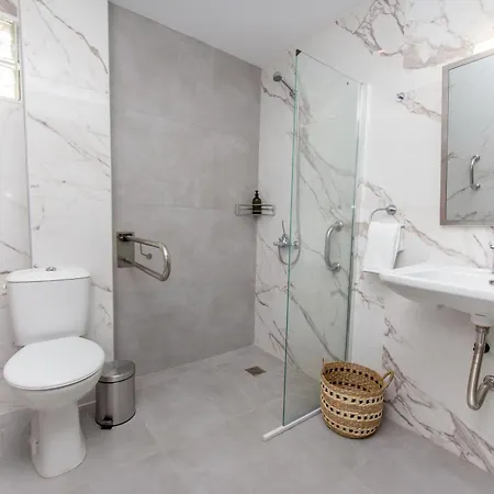 La Plaza Luxury 4*